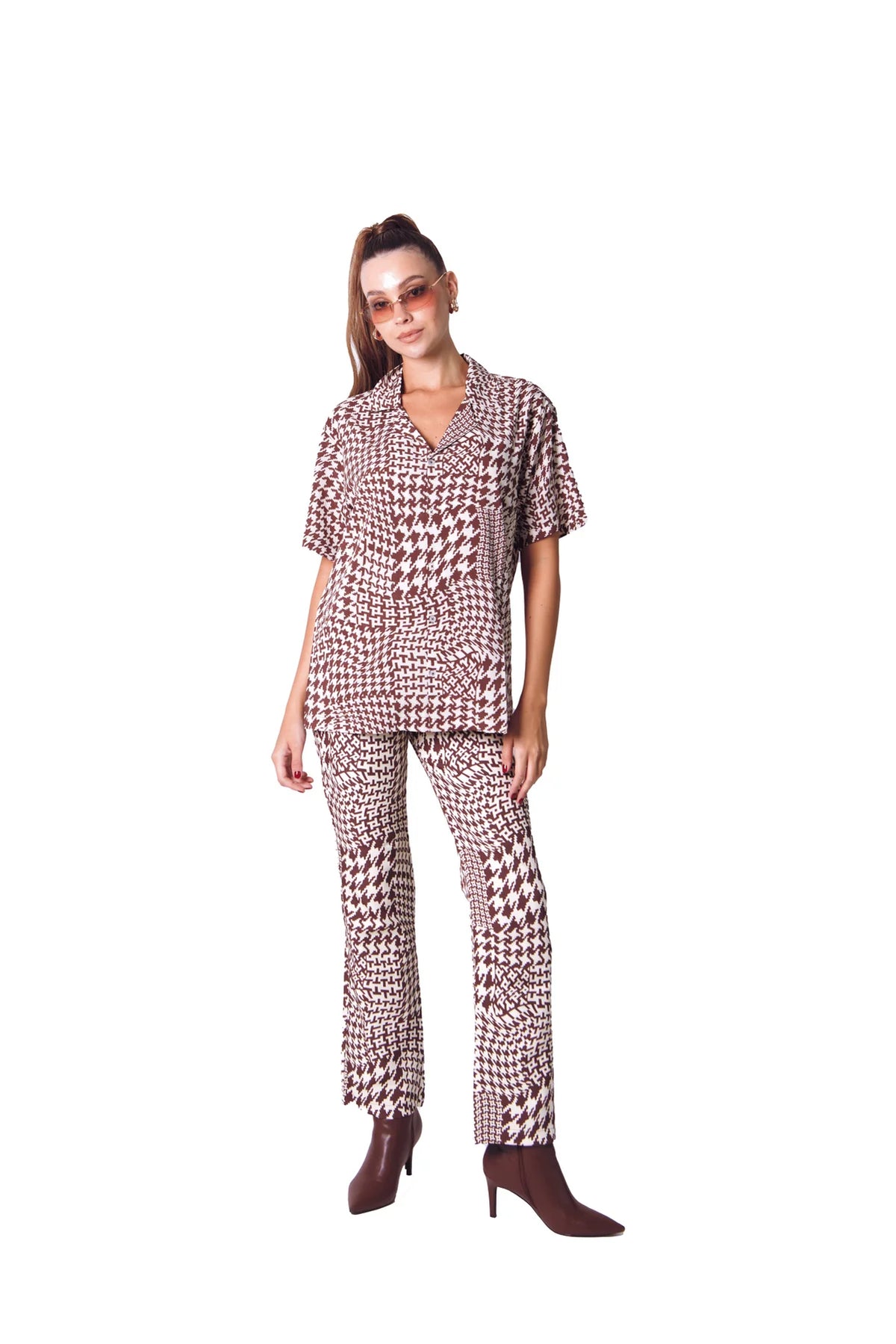 Camp Shirt in Geometrical Brown